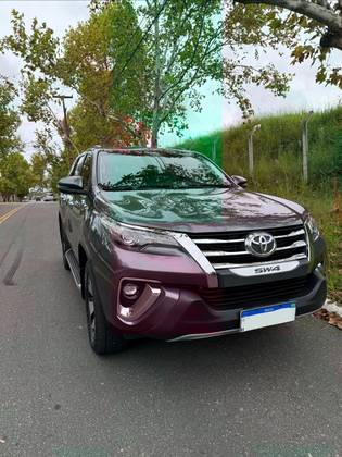 TOYOTA HILUX SW4 2.8 SRX DIAMOND 4X4 7 LUGARES 16V TURBO INTERCOOLER DIESEL 4P AUTOMÁTICO